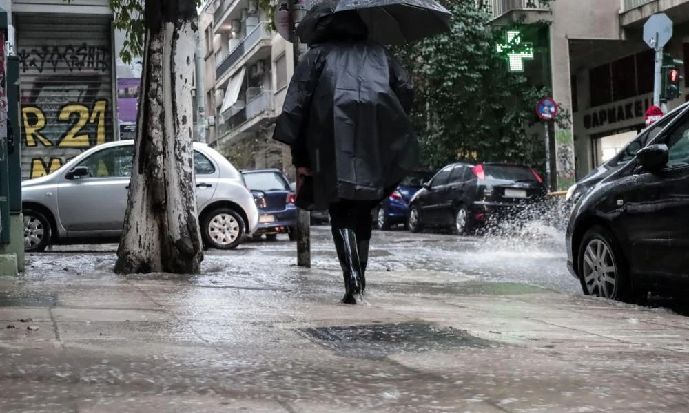 Άστατος ο καιρός στο ξεκίνημα της εβδομάδας - Βροχές και καταιγίδες σε όλη τη χώρα